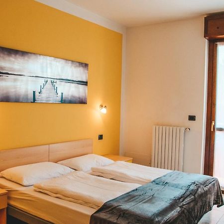 Residence La Meridiana - Apartment 04 Peschiera del Garda Eksteriør bilde